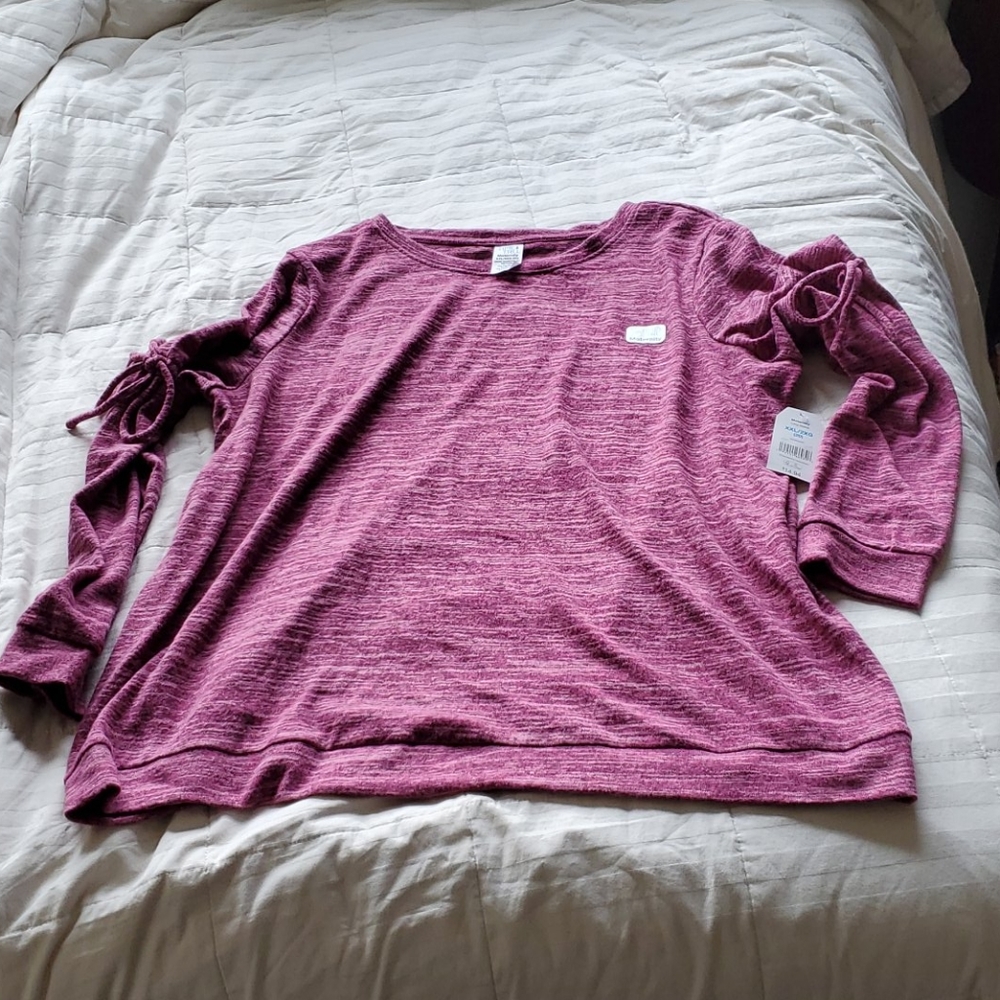 Time and Tru Long Sleeved Shirt (Maternity)
